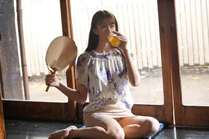 Mùa hè buồn chán ở quê xxx vợ yêu nhà bên thiếu thốn vì lấy chồng già